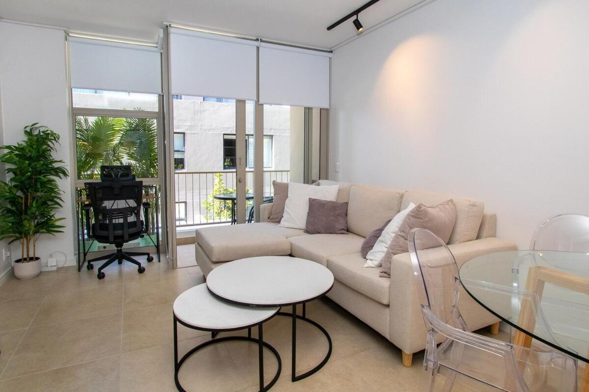 Luxury Urban Retreat Point Apartment